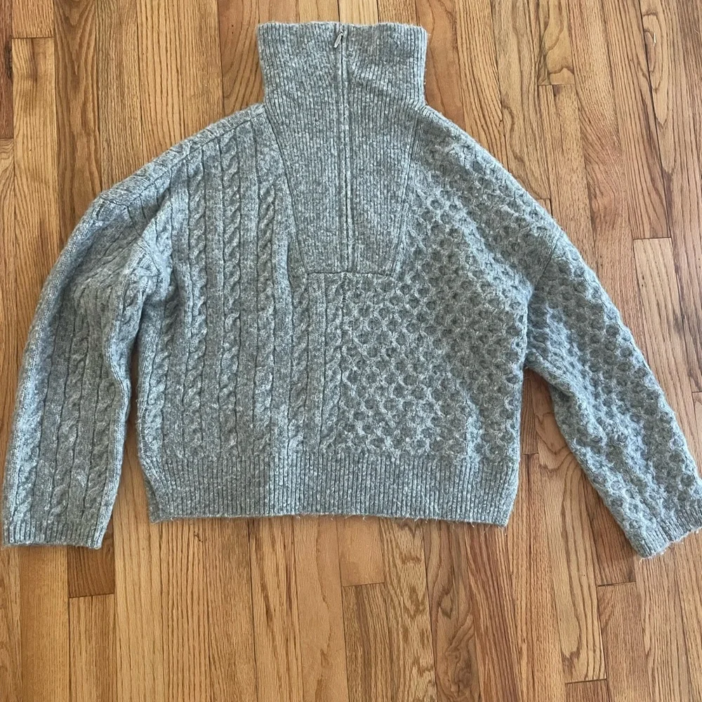 Abercrombie & Fitch Gray Cable Knit Turtleneck Sweater - Picture 2 of 4